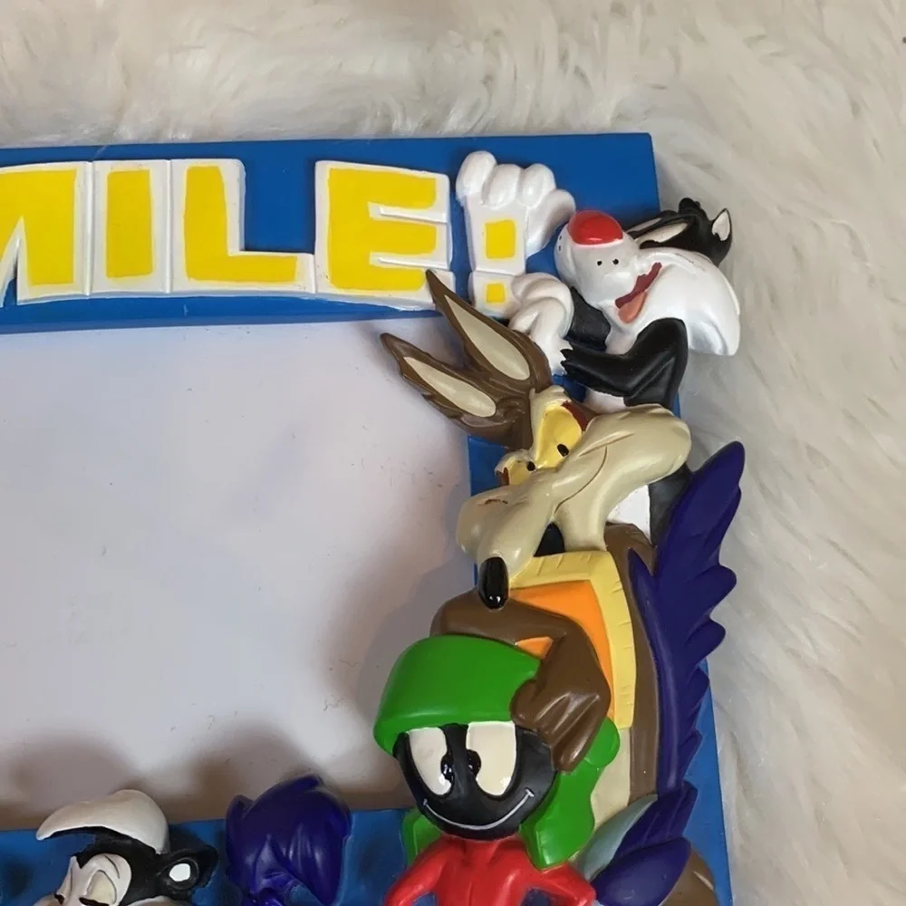 Vintage Warner Brothers Studio Store Looney Tunes 3-D picture frame